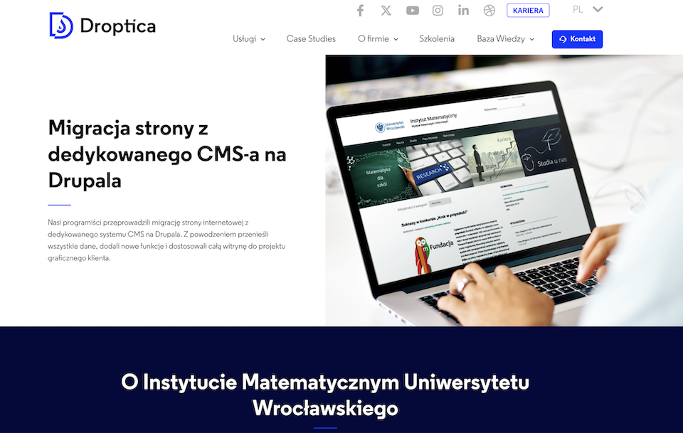 Widok fragmentu strony internetowej agencji Droptica z przykładem case study o wdrożeniu CMS. 